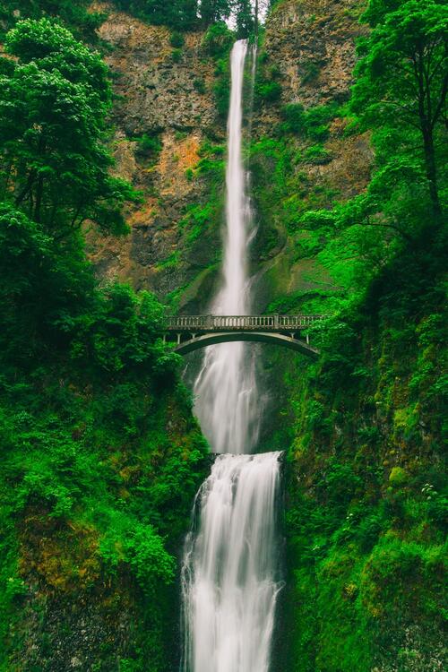 example-waterfall.jpg example-waterfall.jpg